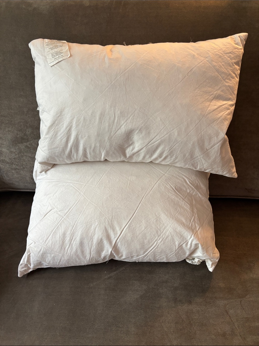Walter.G set of two lumber/throw cushions in excellent preowned condition - Picture 9 of 10